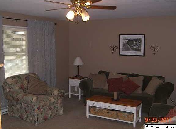 3rd image of 408 Woodlawn Dr