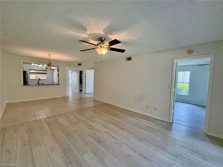 661 Squire Cir #101 — Photo 8