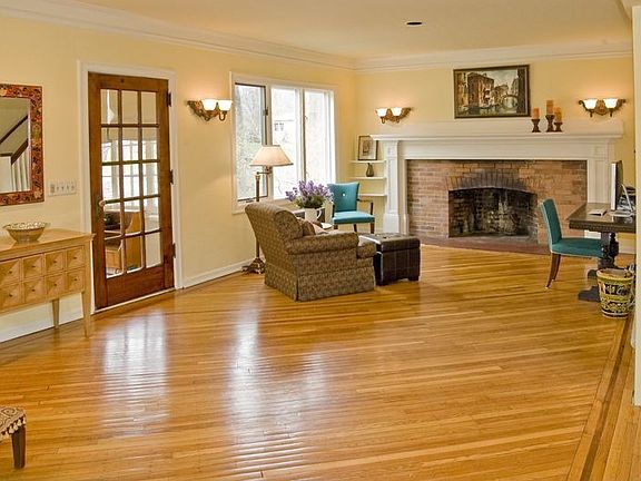 Flexible Open Floorplan with hardwood floors throughout