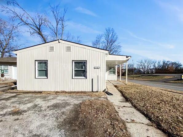 4802 Locust Ave, Kansas City, KS 66106