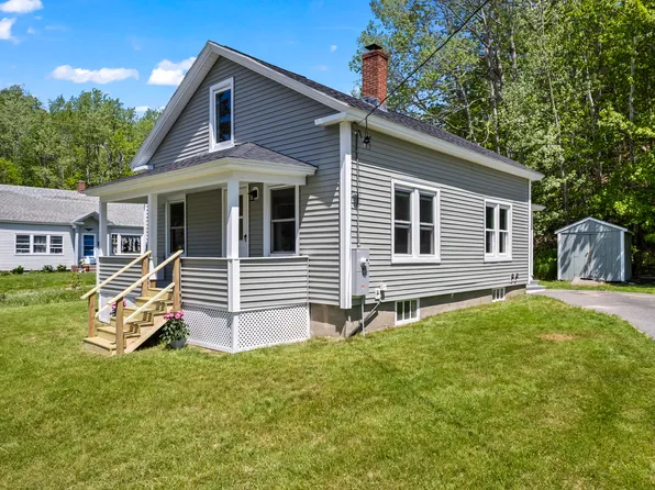 18 Middle Street, Topsham, ME 04086