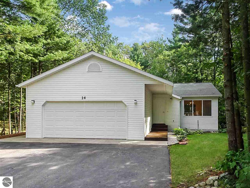 1st image of 14 Tibbets Lake Ln