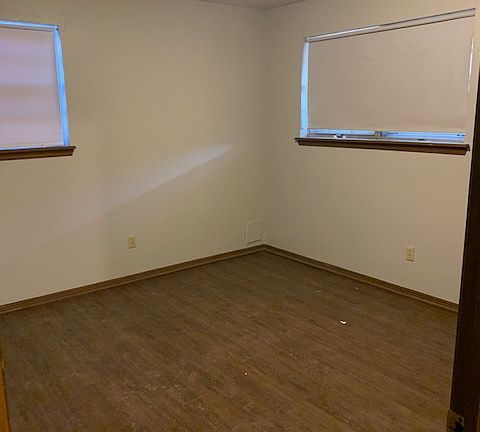 2nd image of 3401 Overland Dr