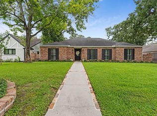 10215 Green Tree Rd, Houston, TX 77042