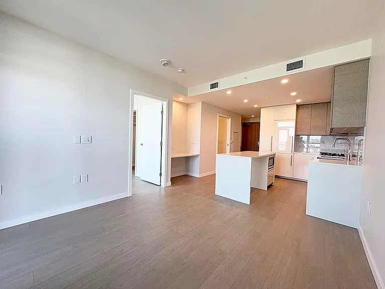2108 Gilmore Ave #1503 — Photo 11