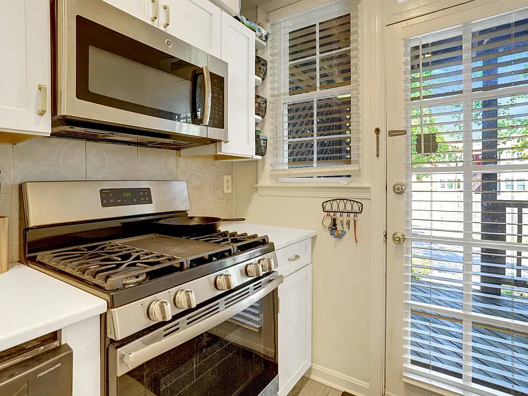 3 Russell Rd #3B — Photo 13