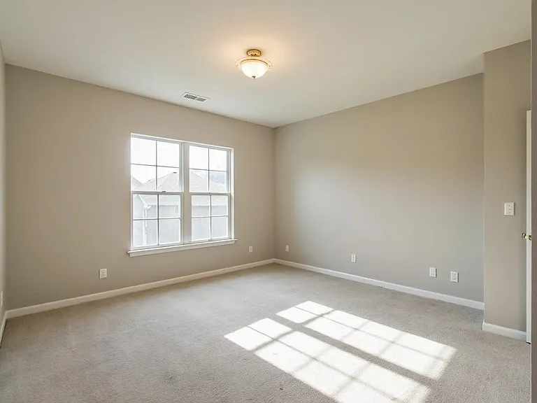 716 Briarwood Ave — Photo 6