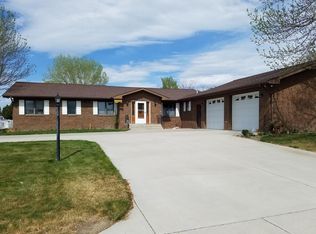220 Grand St, Powell, WY 82435