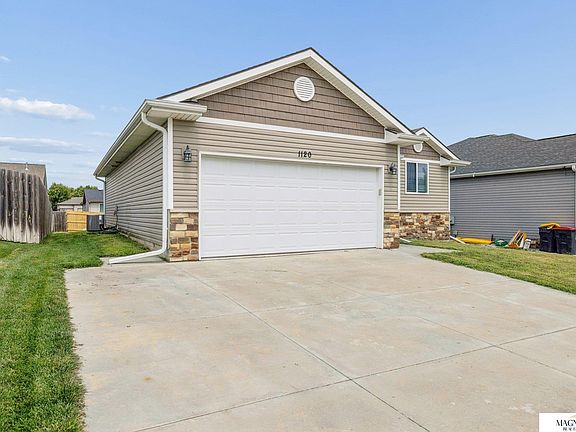 2nd image of 1120 Geranium Dr