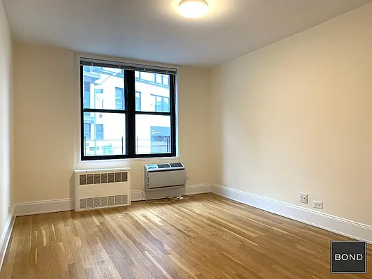 Rented by Bond New York | media 4