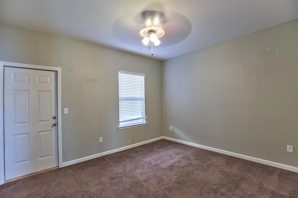 3 bed, 1240 sqft, $650 — Photo 4