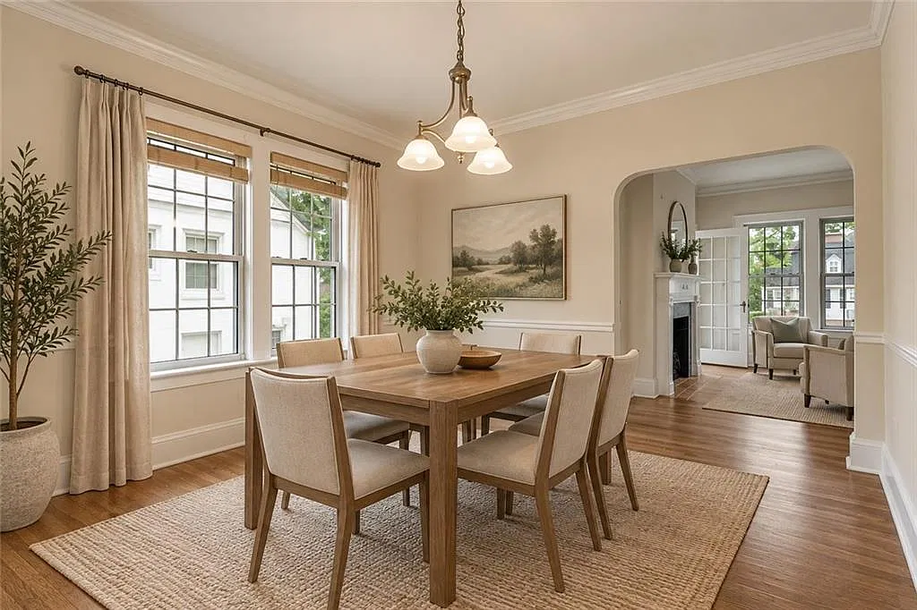 4 bed, 2.0 bath, 2500 sqft, $5,500 — Photo 3