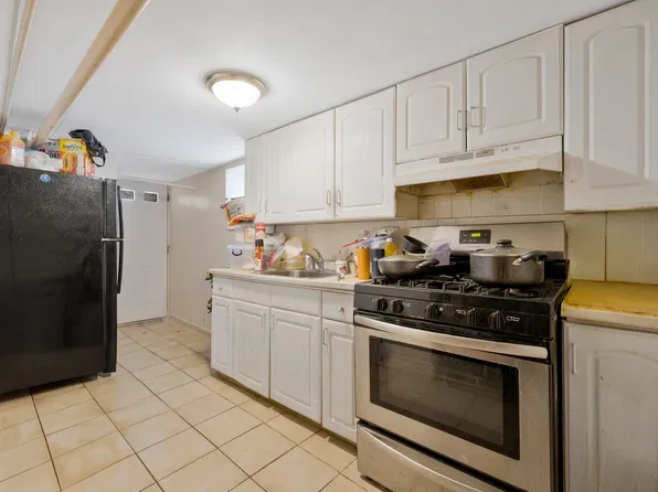 918 E 216th St #0, Bronx, NY 10469