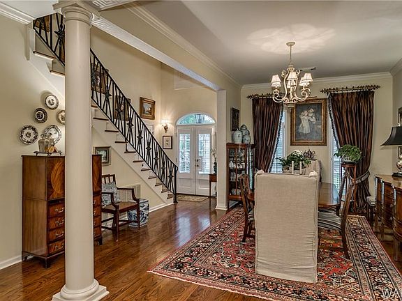 5th image of 1725 Williamsburg Ln