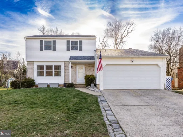 16 Mindy Dr, Moorestown, NJ 08057