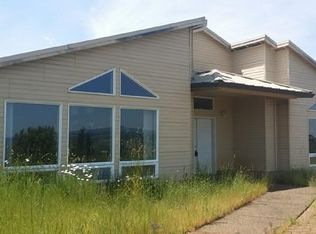 9699 NW Meadow Lake Rd, Carlton, OR 97111