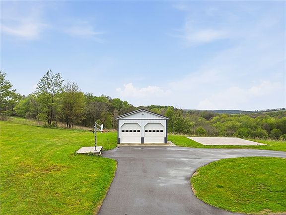5th image of 534 Berkey Rd