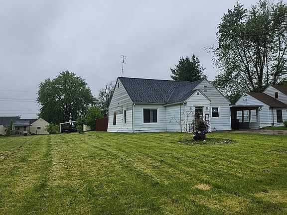 3rd image of 4006 E Pettit Ave