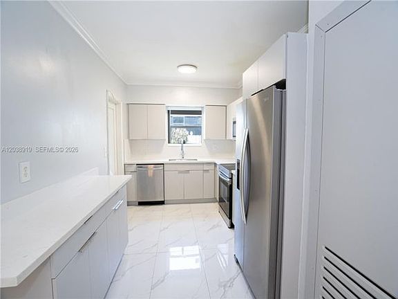 3rd image of 16990 NE 5th Ct #1
