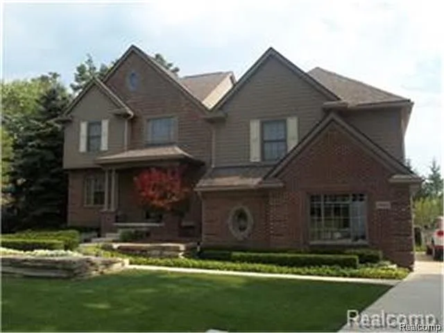 2205 Prestwick Ln photo 1