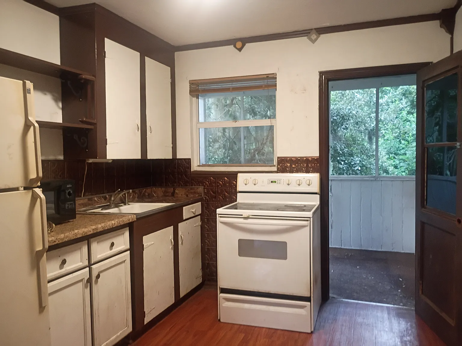 1 bed, 350 sqft, $700 — Photo 3