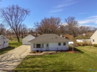 1650 Williams Dr, Fremont, OH 43420