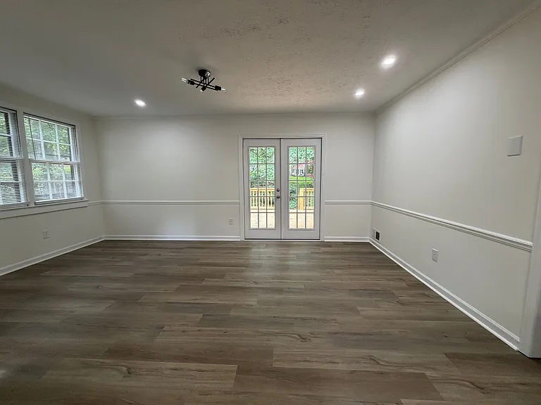 107 Austin Ct — Photo 3