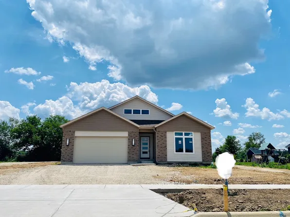 2203 Truman Trl, McHenry, IL 60051