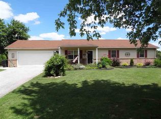 29 N School House Rd, Thomasville, PA 17364