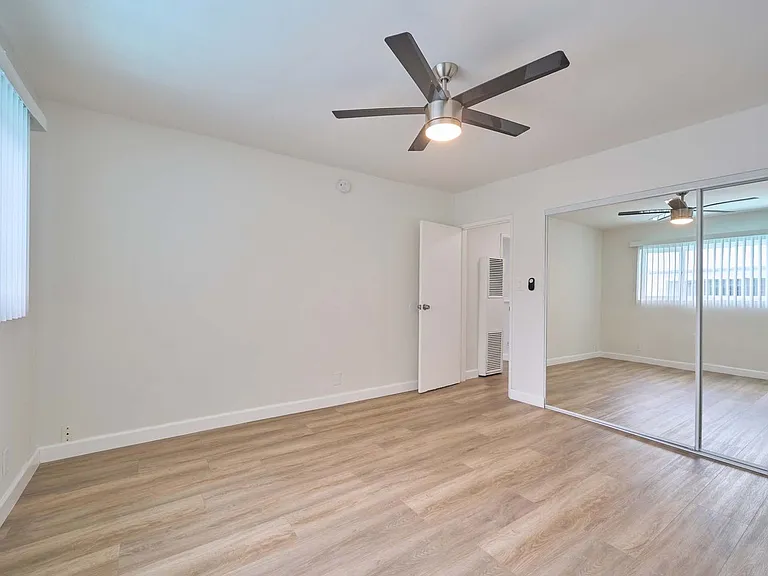 Whitsett 6335 — Photo 19