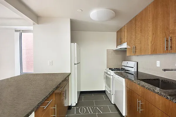 Rented by Town Residential | media 3