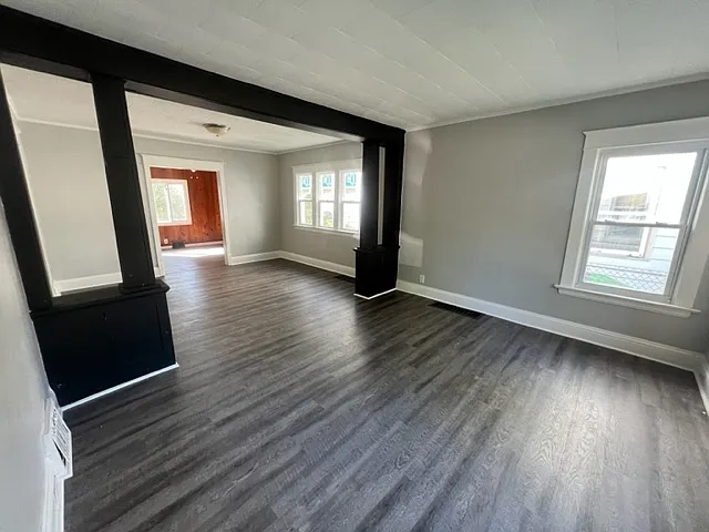 1118 Van Buren St — Photo 3