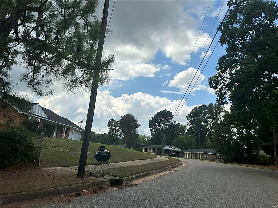 2nd image of 513 Lurene Cir