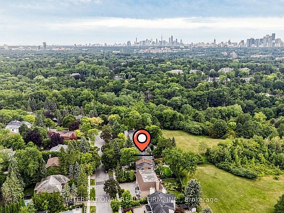 4th image of 6 Penwood Cres