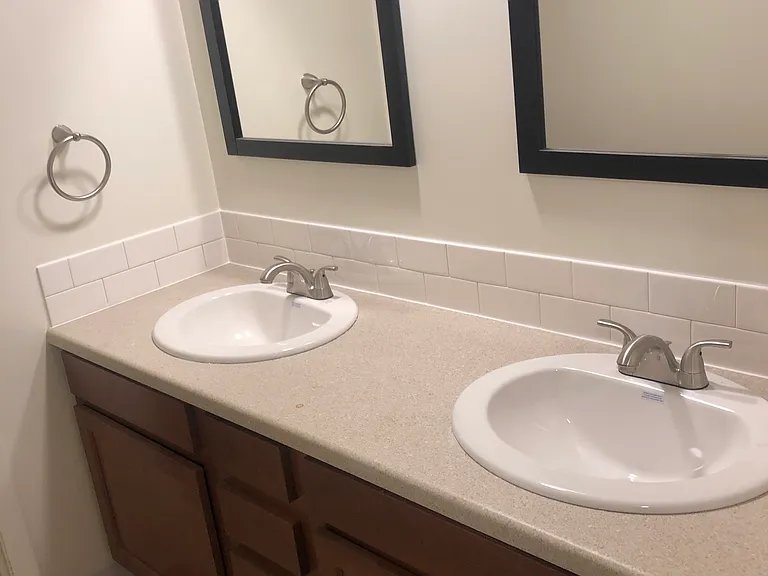 Regency Park Apartments — Photo 19