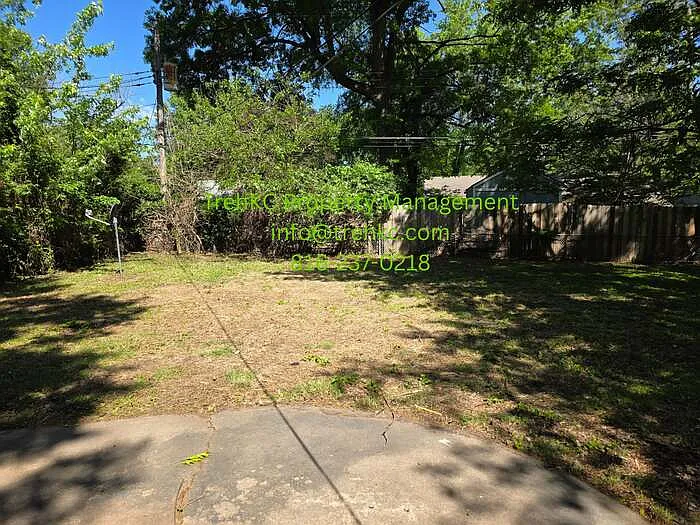 11206 Corrington Ave — Photo 10