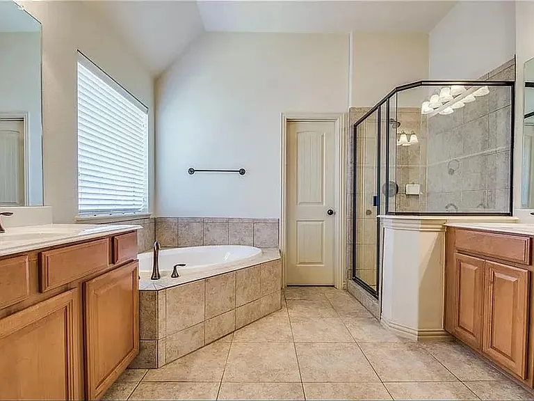13990 Stevens Point Dr — Photo 16