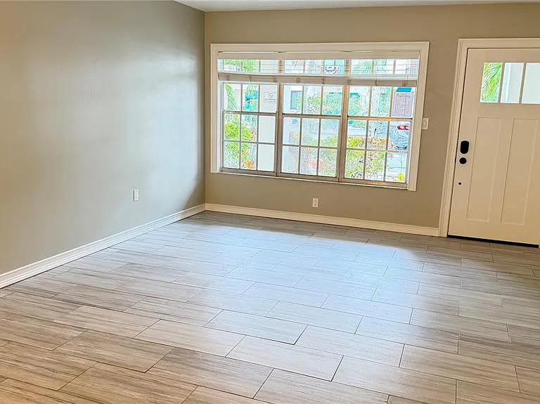 333 Island Way #101 — Photo 4