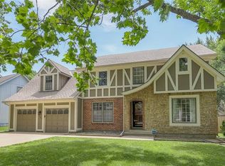 9307 W 111th Ter, Overland Park, KS 66210