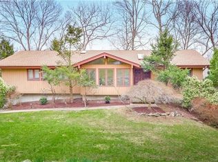6 Sonia Ct, Airmont, NY 10901