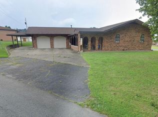 302 Helen St, South point, OH 45680