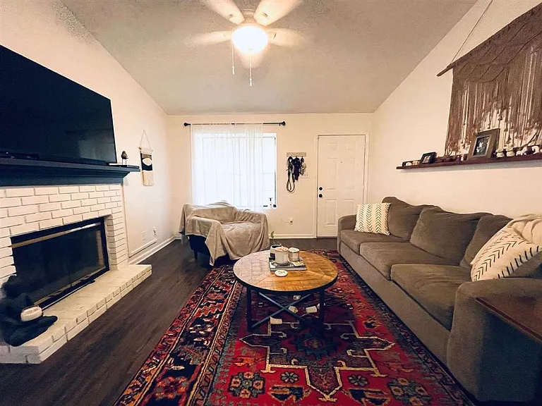 1177 Brafforton Way — Photo 4
