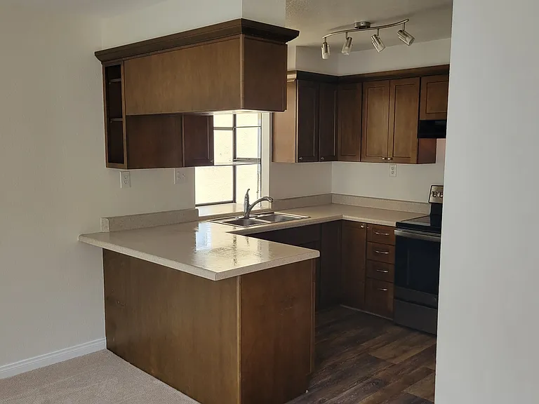 1920 Oliver Ave #A — Photo 5
