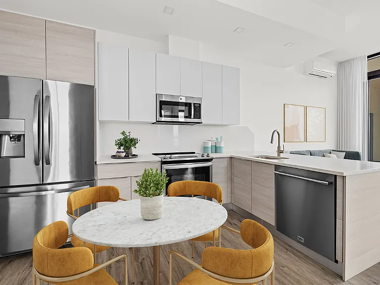 221 Sea Breeze Ave #3E — Photo 3