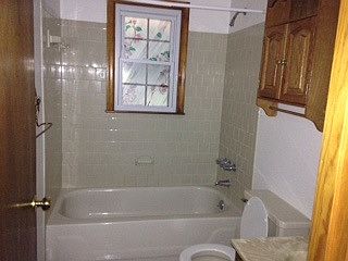 Full bath 1