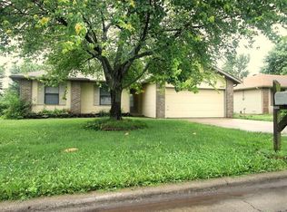 1442 W Whiteside St, Springfield, MO 65807