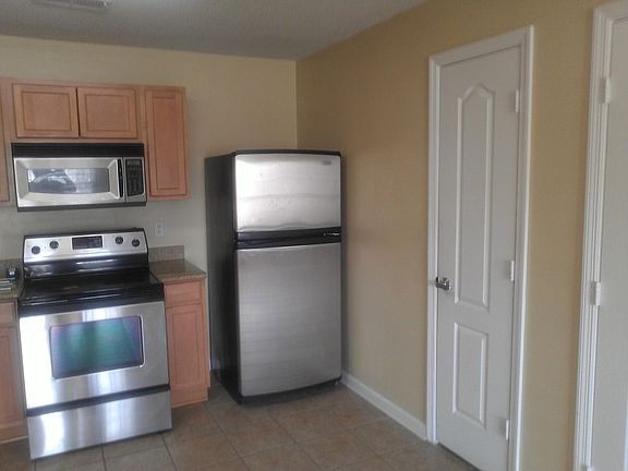4th image of 3000 S Adams St #221