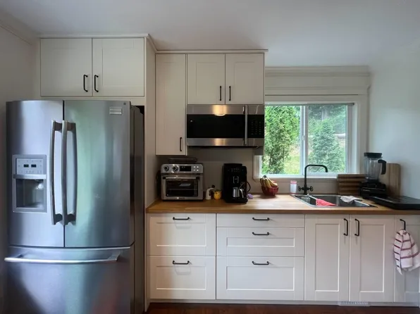 26450 Ferguson Ave, Maple Ridge, BC V2W 1R8