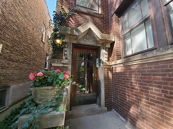 2nd image of 6540 N Bosworth Ave #G