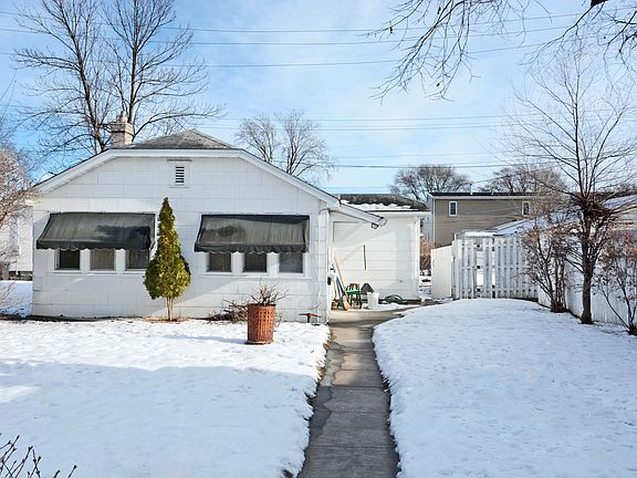 3rd image of 4638 Sheridan Ave N